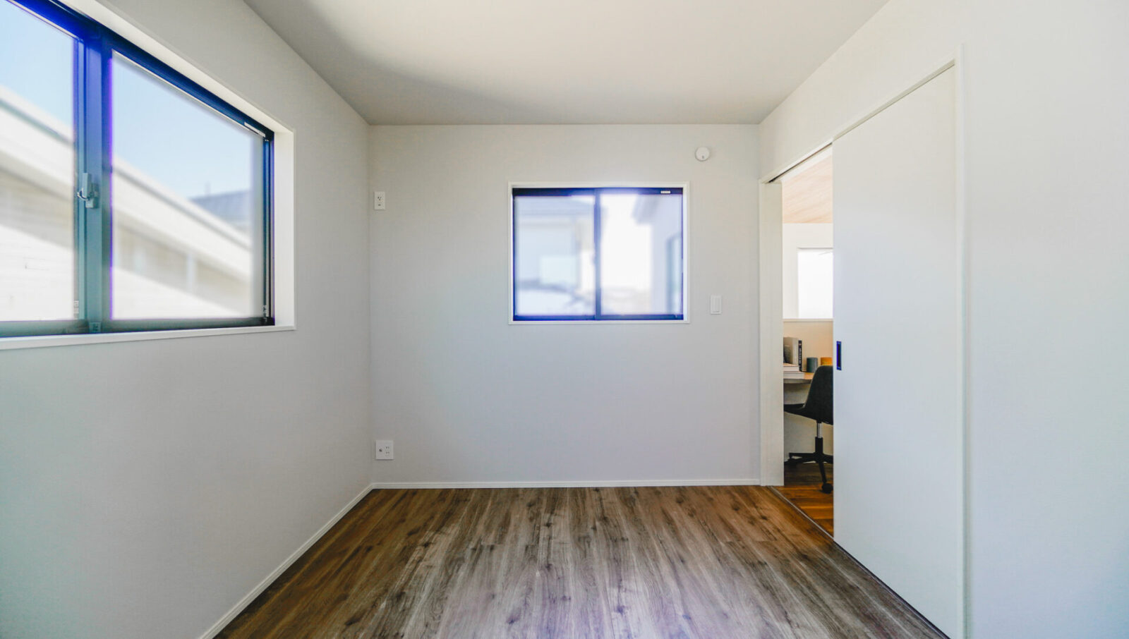 自然を楽しむアウトドアリビングハウス　【平屋+ONE】誉田町 新築戸建　No.5 スライダー