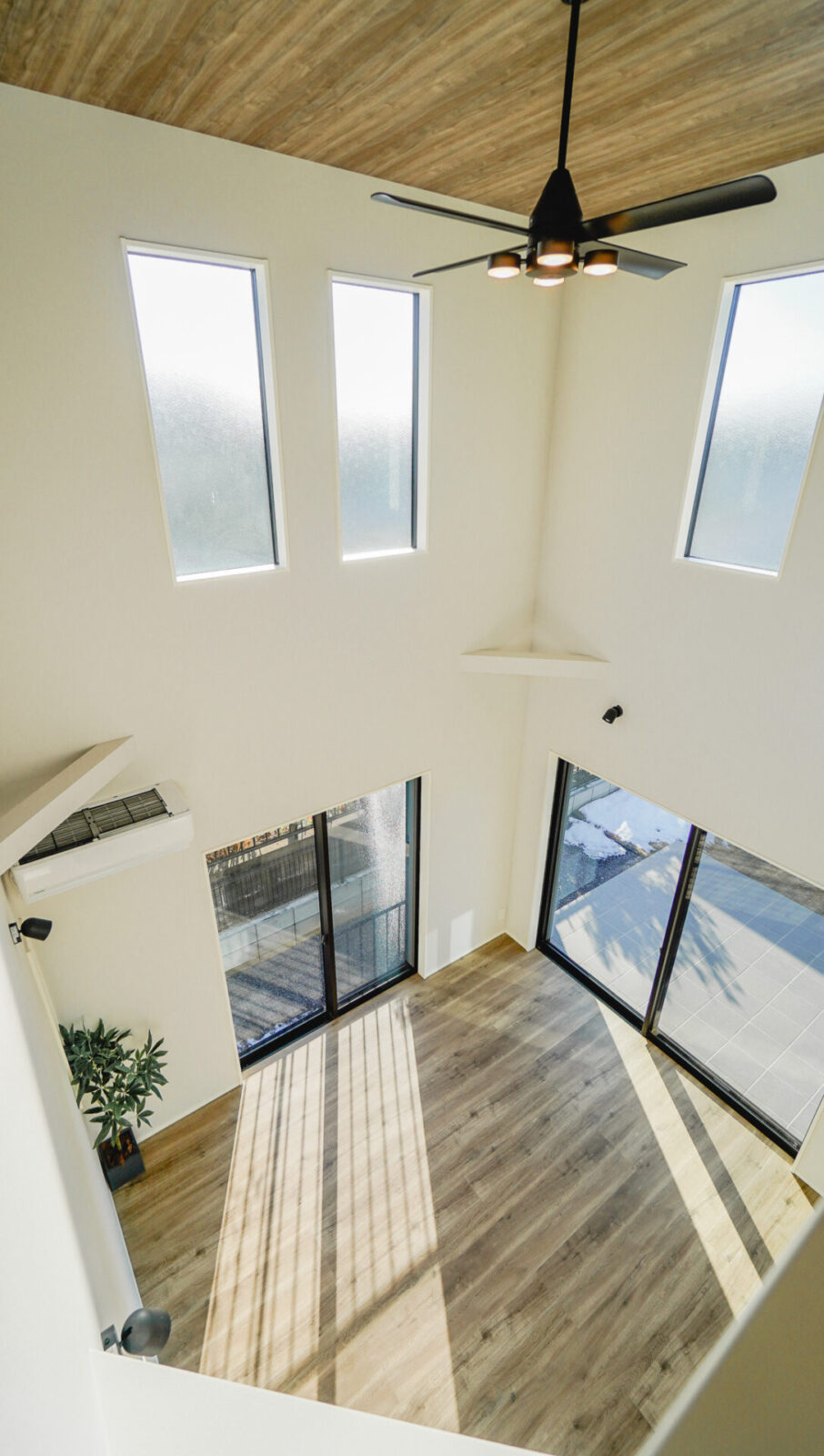 自然を楽しむアウトドアリビングハウス　【平屋+ONE】誉田町 新築戸建　No.5 スライダー