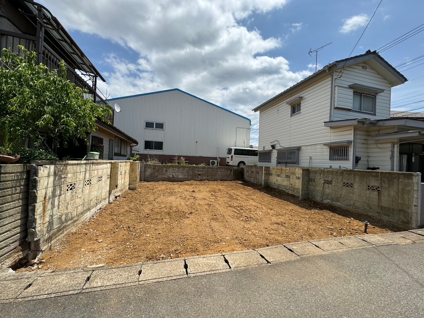 千葉市花見川区千種町　【駐車場・家庭菜園・資材置き場に最適】　建築条件なし売地 スライダー