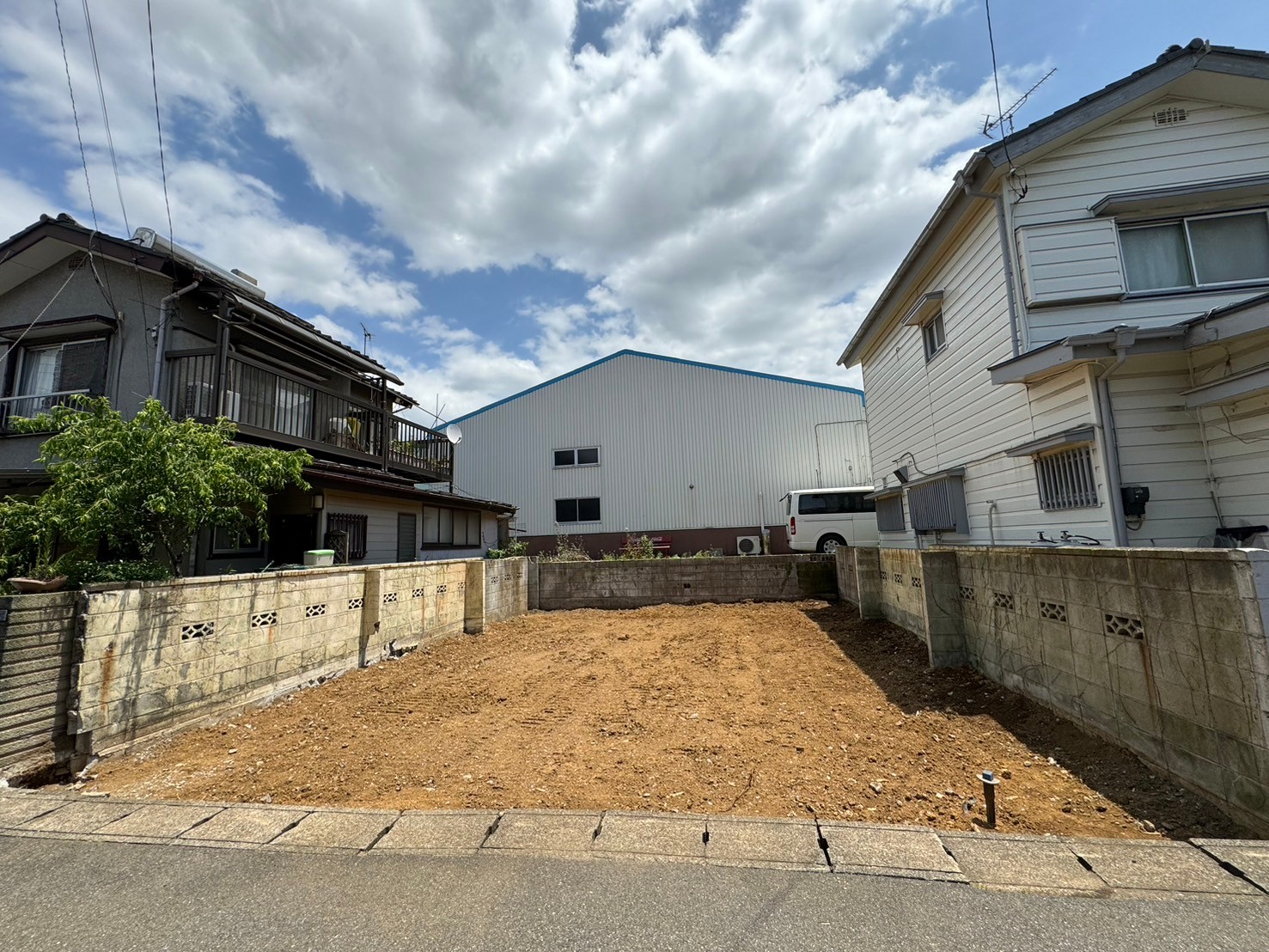 千葉市花見川区千種町　【駐車場・家庭菜園・資材置き場に最適】　建築条件なし売地 スライダー