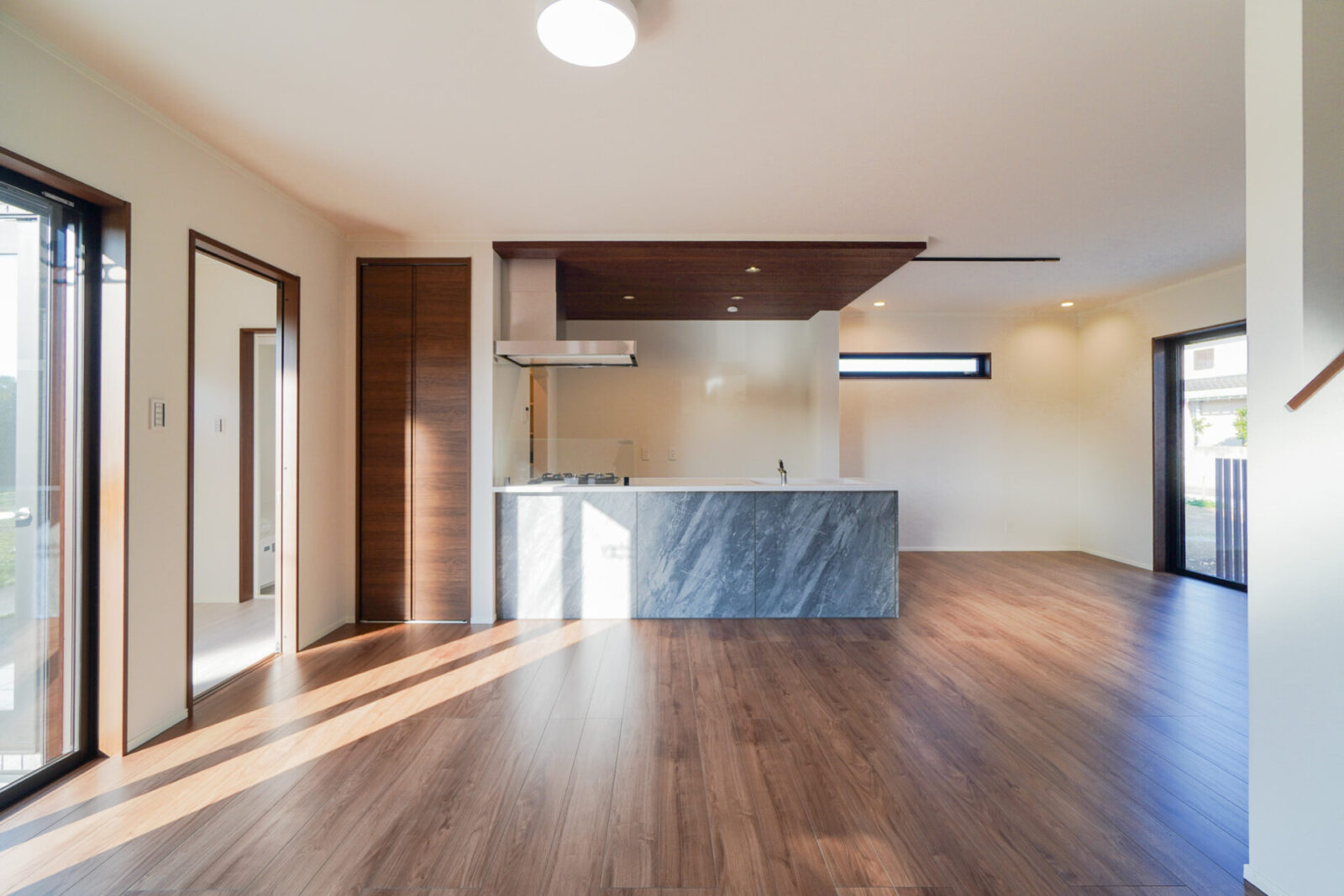 【新着！3,000万円台で叶う】稲毛区の新築戸建　‐ホテルライクな外観&内装仕様‐　IN宮野木 スライダー