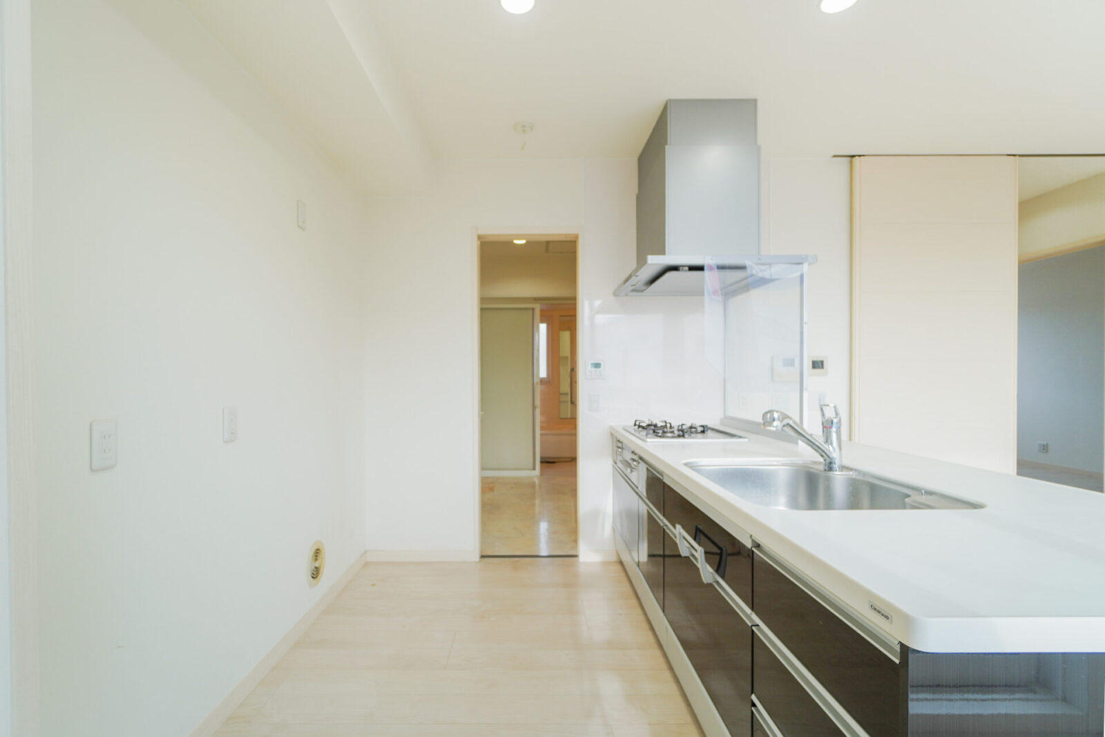 【車最大6台駐車可能！！】積水ハウス施工の２世帯住宅 スライダー