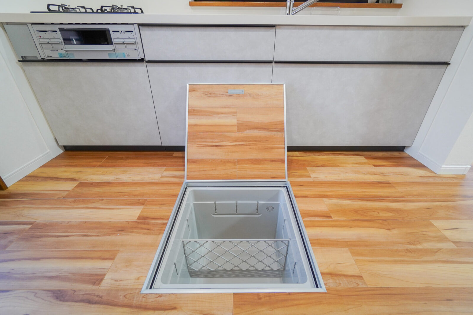 【4LDK+車２台　全居室 6帖ゆとりある広さ】稲毛町中古戸建 スライダー