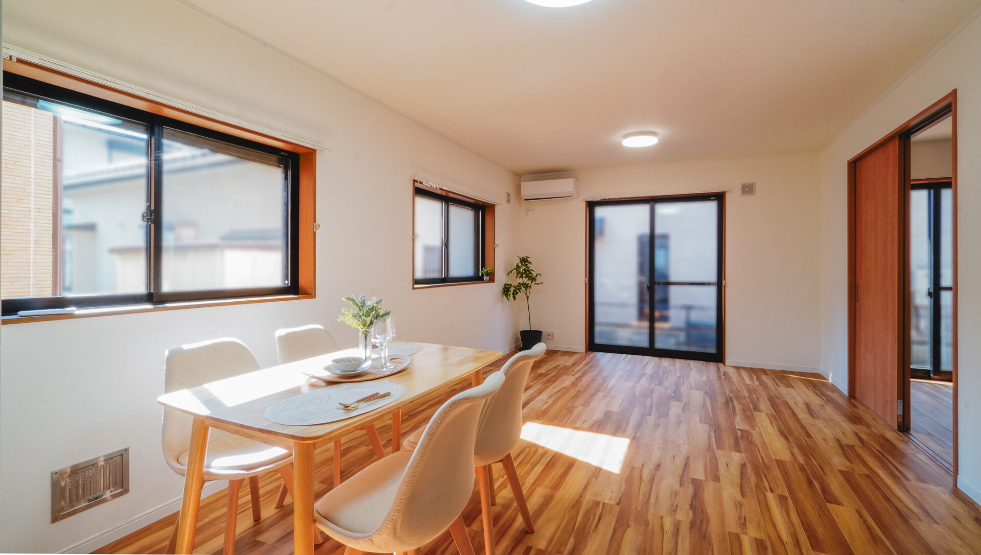 ★3/23価格変更★【4LDK+車２台　全居室 6帖ゆとりある広さ】稲毛町中古戸建 アイチャッチ