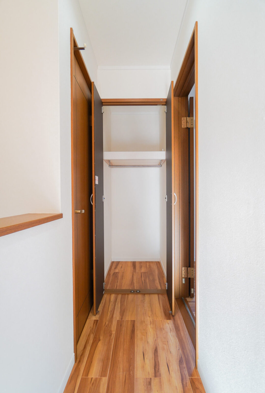 【4LDK+車２台　全居室 6帖ゆとりある広さ】稲毛町中古戸建 スライダー