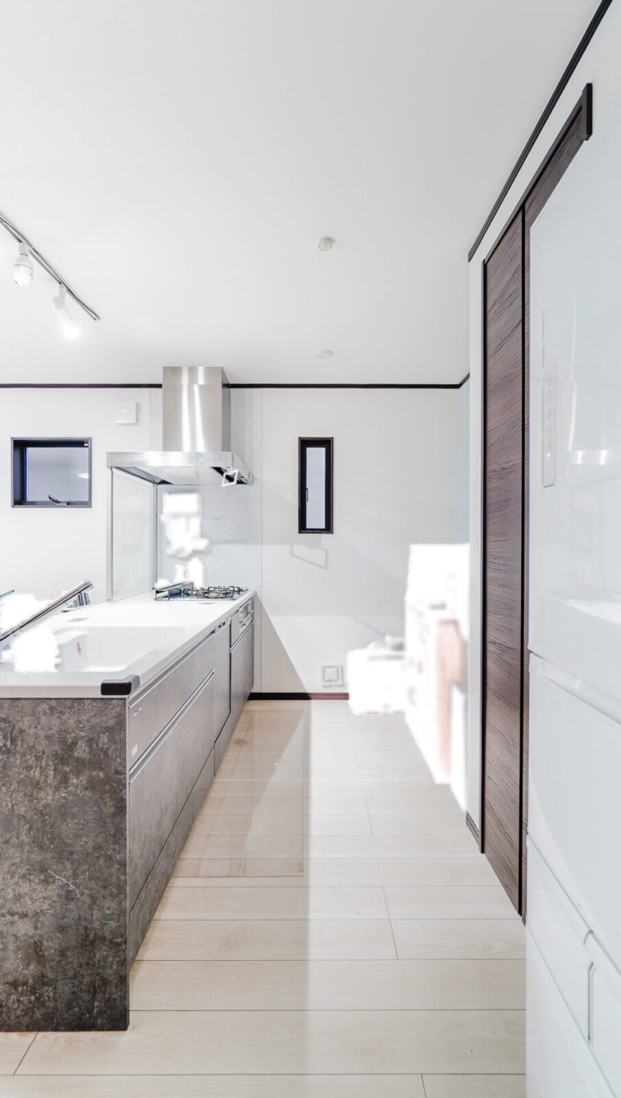 【陽当たりの良い南東角地】4LDKの注文戸建住宅　稲毛区園生町 スライダー