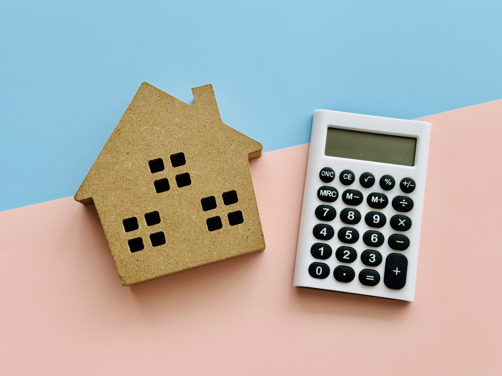 不動産査定はなぜ無料？不動産会社の仕組みをわかりやすく解説 アイチャッチ