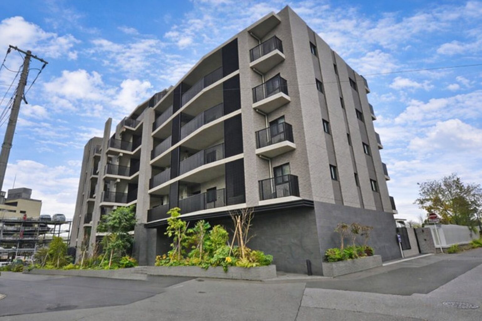 グローリオレジデンス稲毛6F　 スライダー