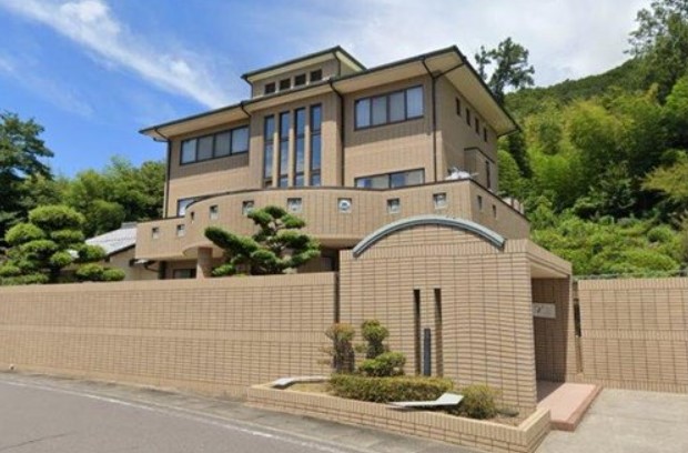 岐阜市日野東１丁目　重厚感溢れる大邸宅 アイチャッチ
