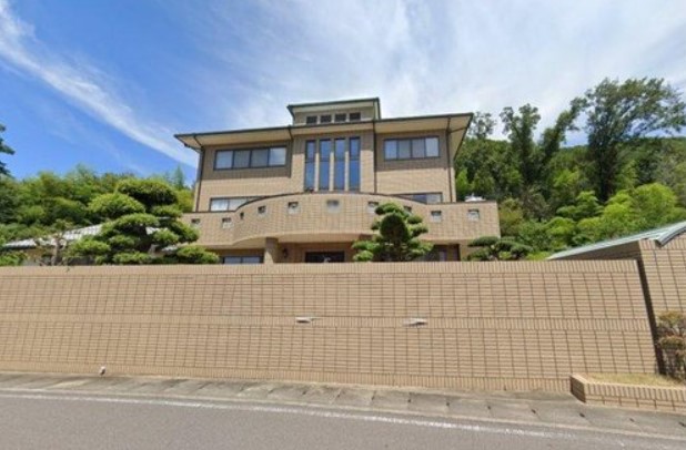 岐阜市日野東１丁目　重厚感溢れる大邸宅 スライダー