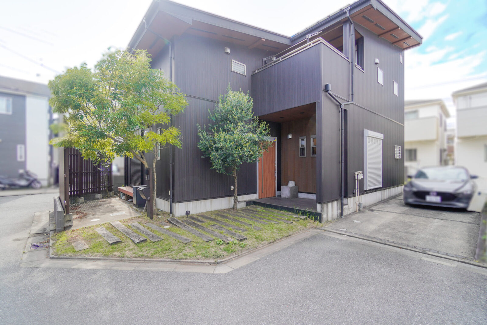 ★8/14　新着！！寒川町３丁目　戸建て住宅【家族がリビングに集う　つながりが強まる家】 スライダー